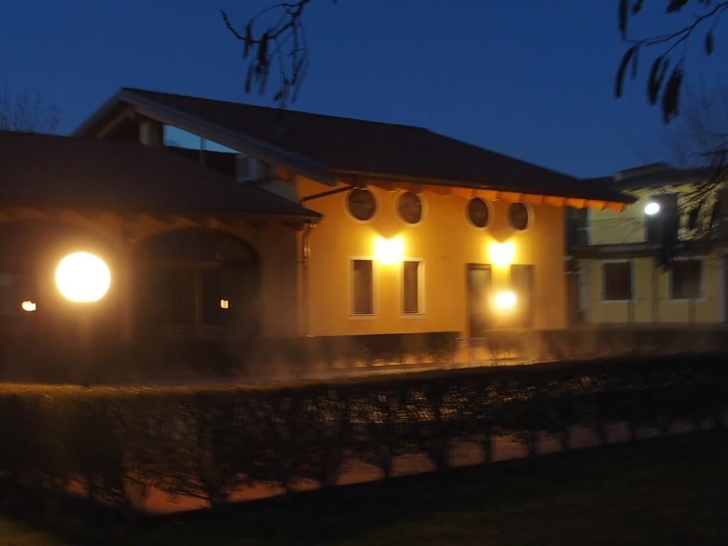 Agriturismo Greppi Crescentino ภายนอก รูปภาพ